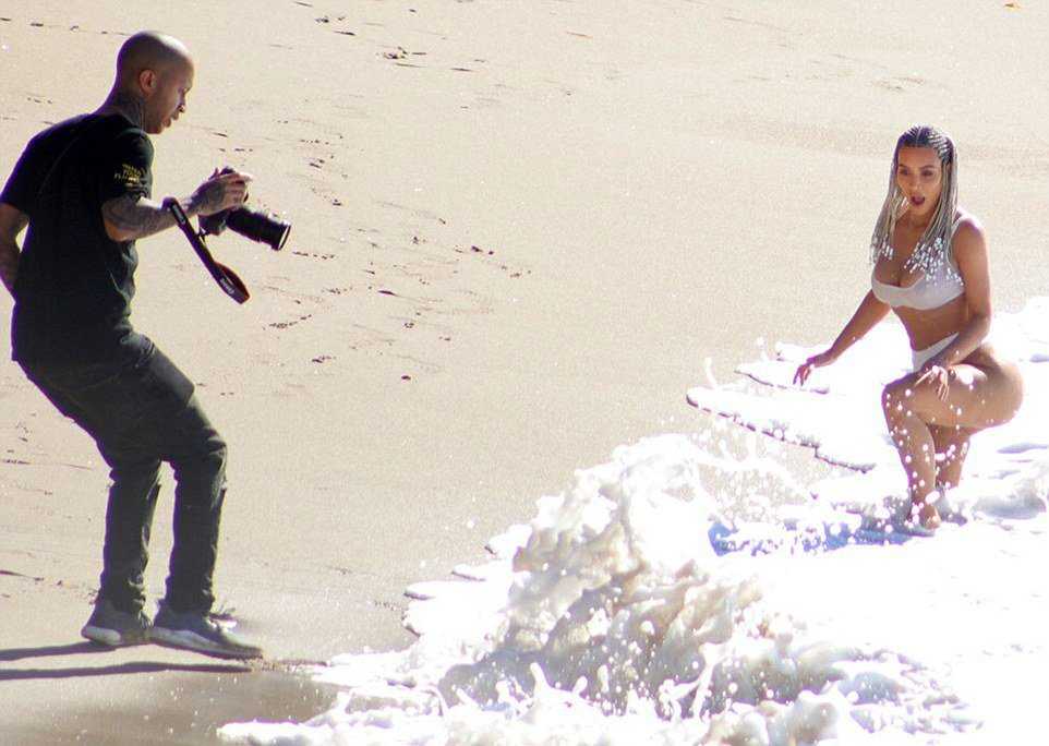Kim-Kardashian-955