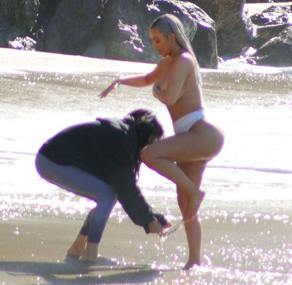 Kim-Kardashian-965