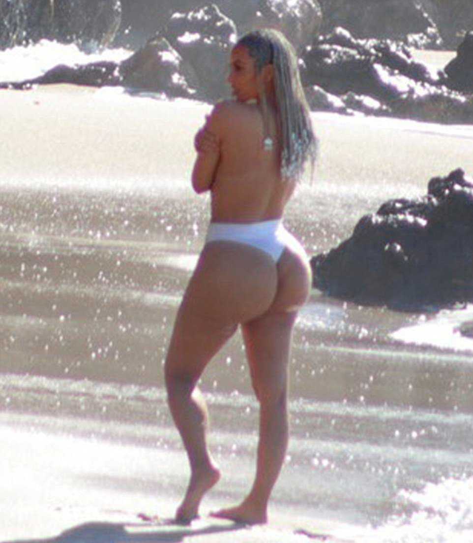 Kim-Kardashian-966