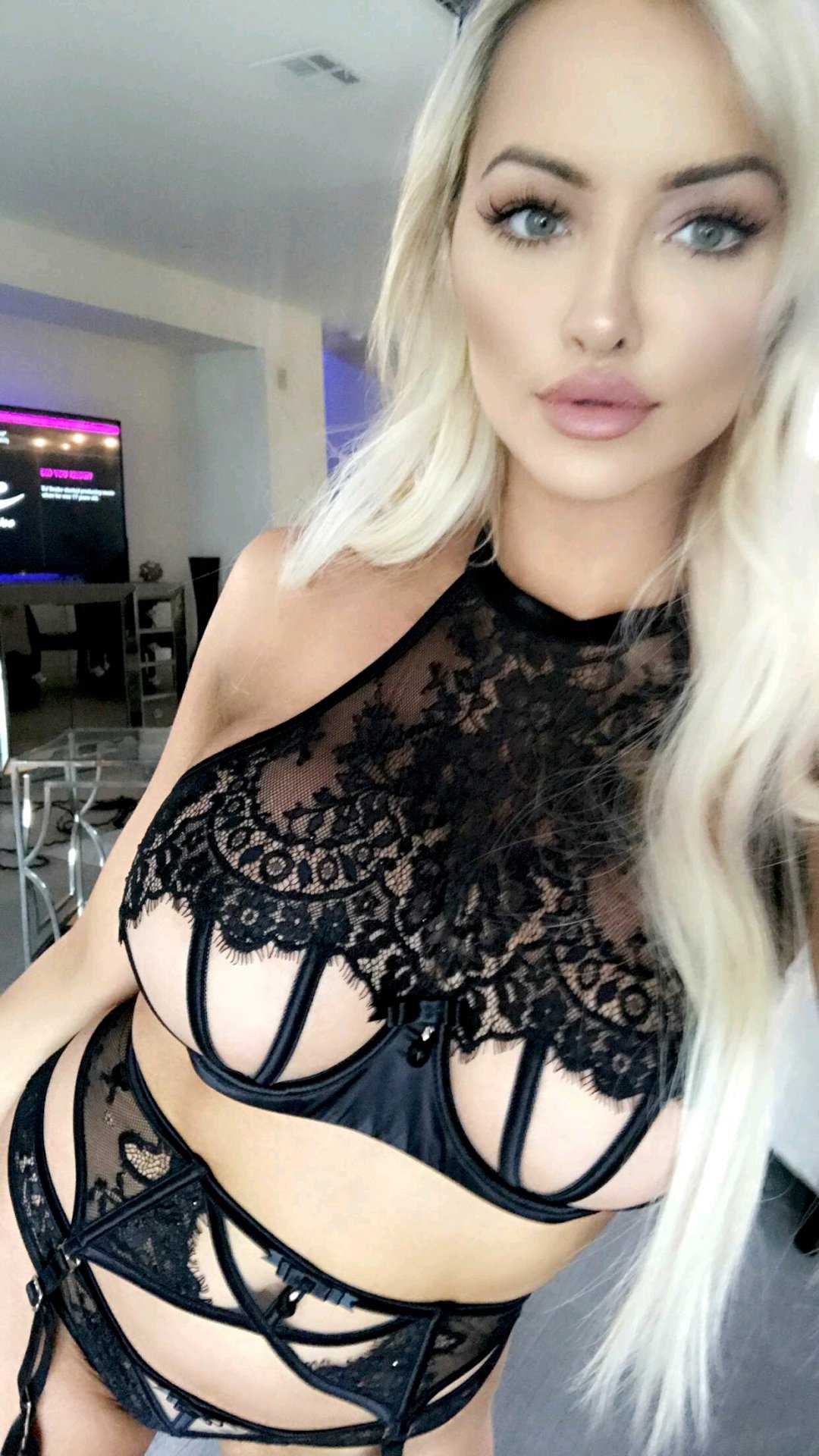 Lindsey-Pelas-5