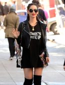 Olivia Munn - at the 2018 Women's March in Los Angeles