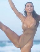 Alexis-Ren-in-Sports-Illustrated-Swimsuit-2018-13