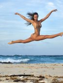 Alexis-Ren-in-Sports-Illustrated-Swimsuit-Issue-2018-323