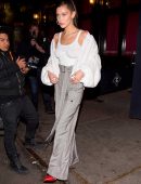 Bella-Hadid-Pokies-980
