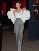 Bella-Hadid-Pokies-981
