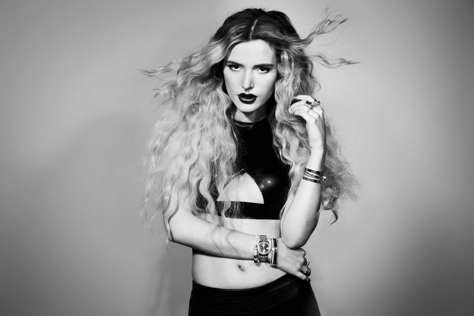 Bella-Thorne-Photoshoot-by-Brooke-Nipar-2