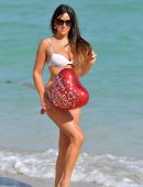Claudia-Romani-in-Bikini-on-Valentine's-Day-2