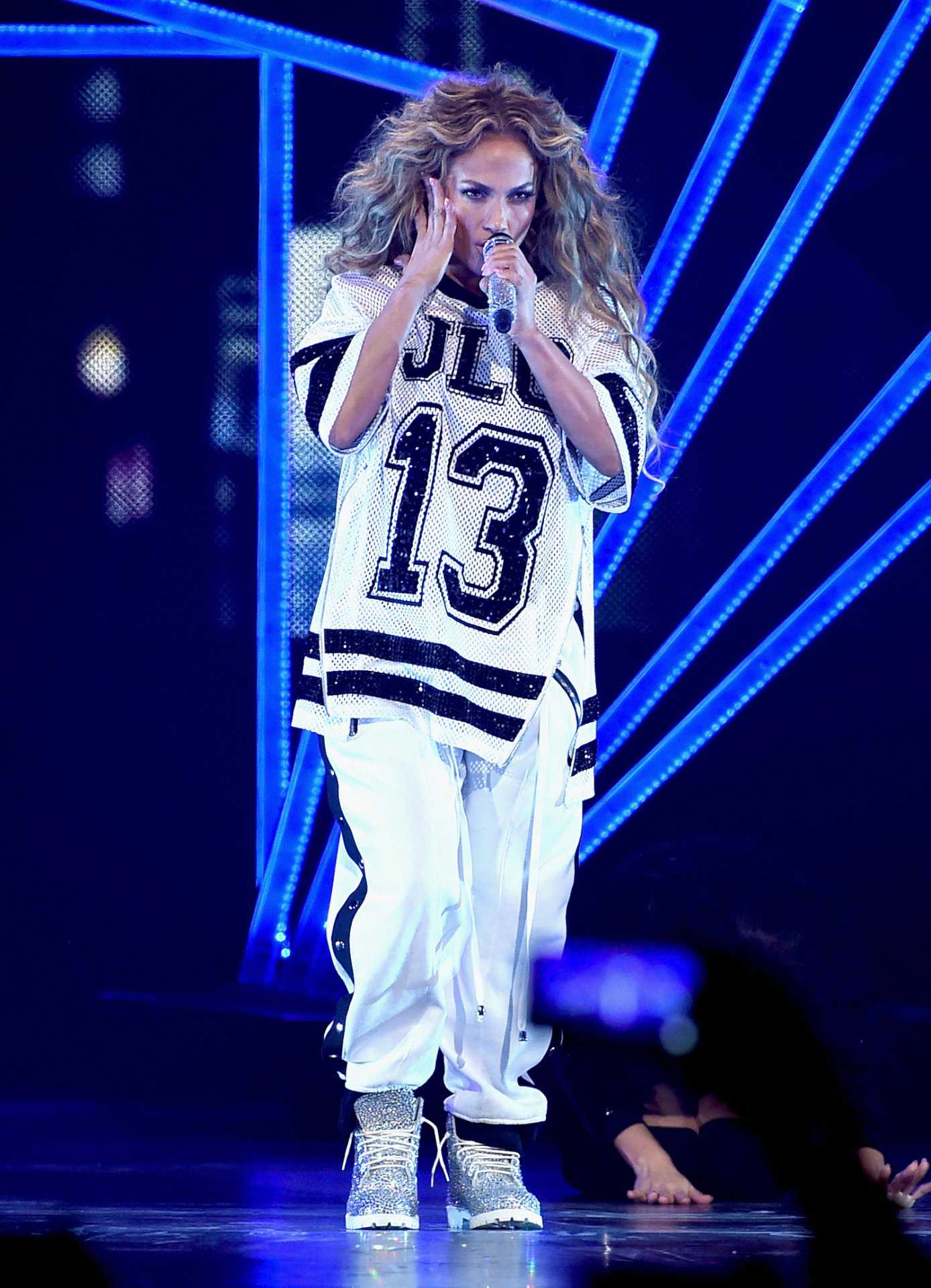 Jennifer-Lopez-108
