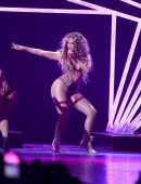 Jennifer Lopez Performing at 2018 DIRECTV NOW Super Saturday Night Concert