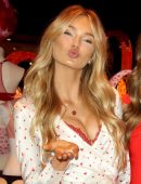 Josephine-Skriver-and-Romee-Strijd-6