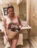 Kelly-Brook-in-Valentines-Day-Lingerie-Photoshoot-2018-7