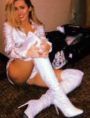 Miley-Cyrus-at-Grammy-2018-Backstage-Photoshoot-5