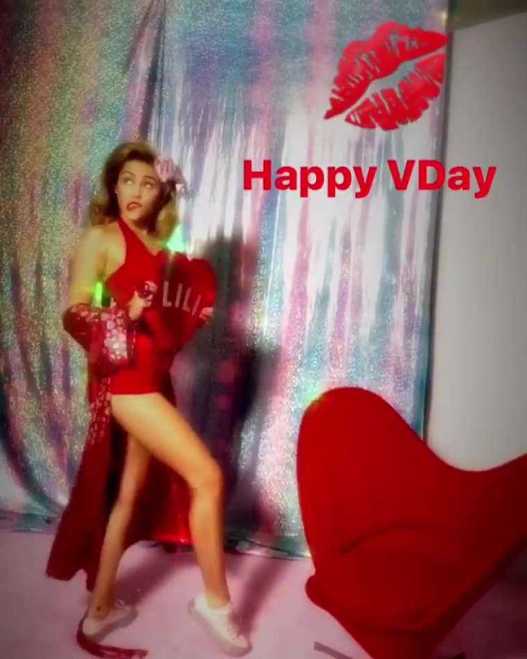 Miley-Cyrus-for-Valentines-Day-Photoshoot-2018-5