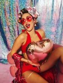 Miley-Cyrus-for-Valentines-Day-Photoshoot-2018-7