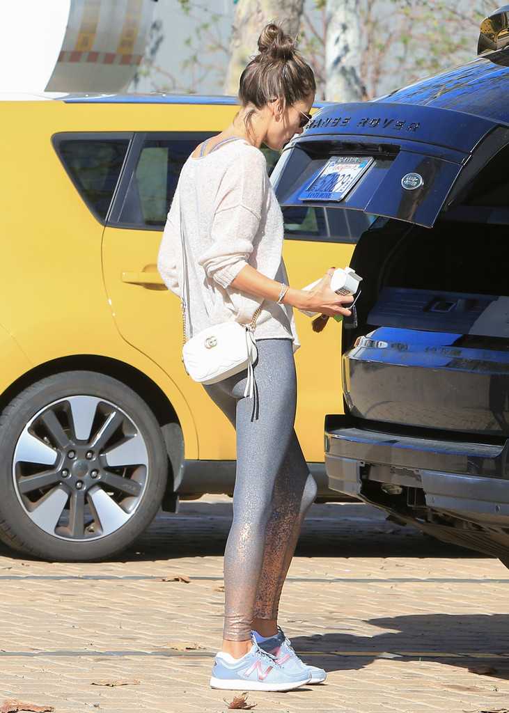 Alessandra-Ambrosio-504