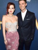 Bella-Thorne-at-the-Premiere-of-Midnight-Sun-16