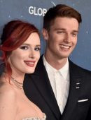 Bella-Thorne-at-the-Premiere-of-Midnight-Sun-5