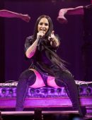 Demi-Lovato-on-Tell-Me-That-You-Love-Me-Tour-10