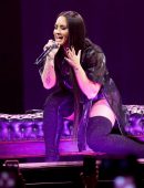 Demi-Lovato-on-Tell-Me-That-You-Love-Me-Tour-11