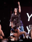 Demi-Lovato-on-Tell-Me-That-You-Love-Me-Tour-17