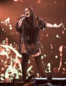Demi-Lovato-on-Tell-Me-That-You-Love-Me-Tour-6