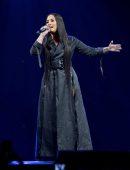 Demi-Lovato-on-Tell-Me-That-You-Love-Me-Tour-9