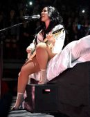 Demi-Lovato-on-Tell-Me-You-Love-Me-Tour-17