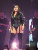 Demi-Lovato-on-Tell-Me-You-Love-Me-Tour-9