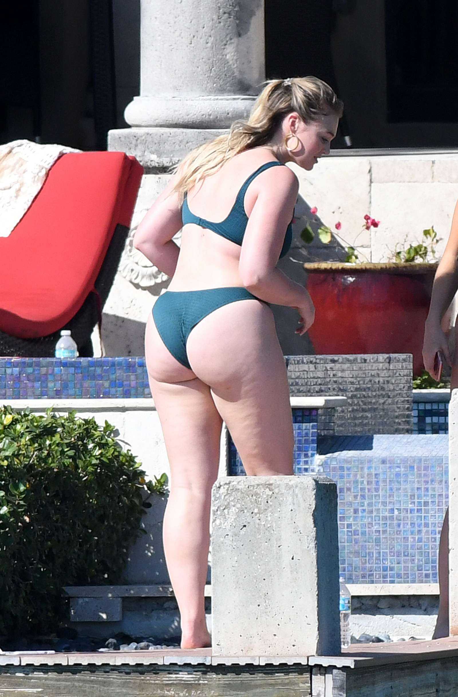 Iskra-Lawrence-852