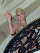 Katy-Perry-at-Byron-Allen’s-Oscar-Gala-5