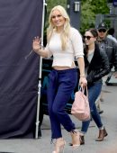 Lindsey Vonn on the Set of 'Extra' in Los Angeles