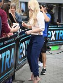 Lindsey Vonn on the Set of 'Extra' in Los Angeles