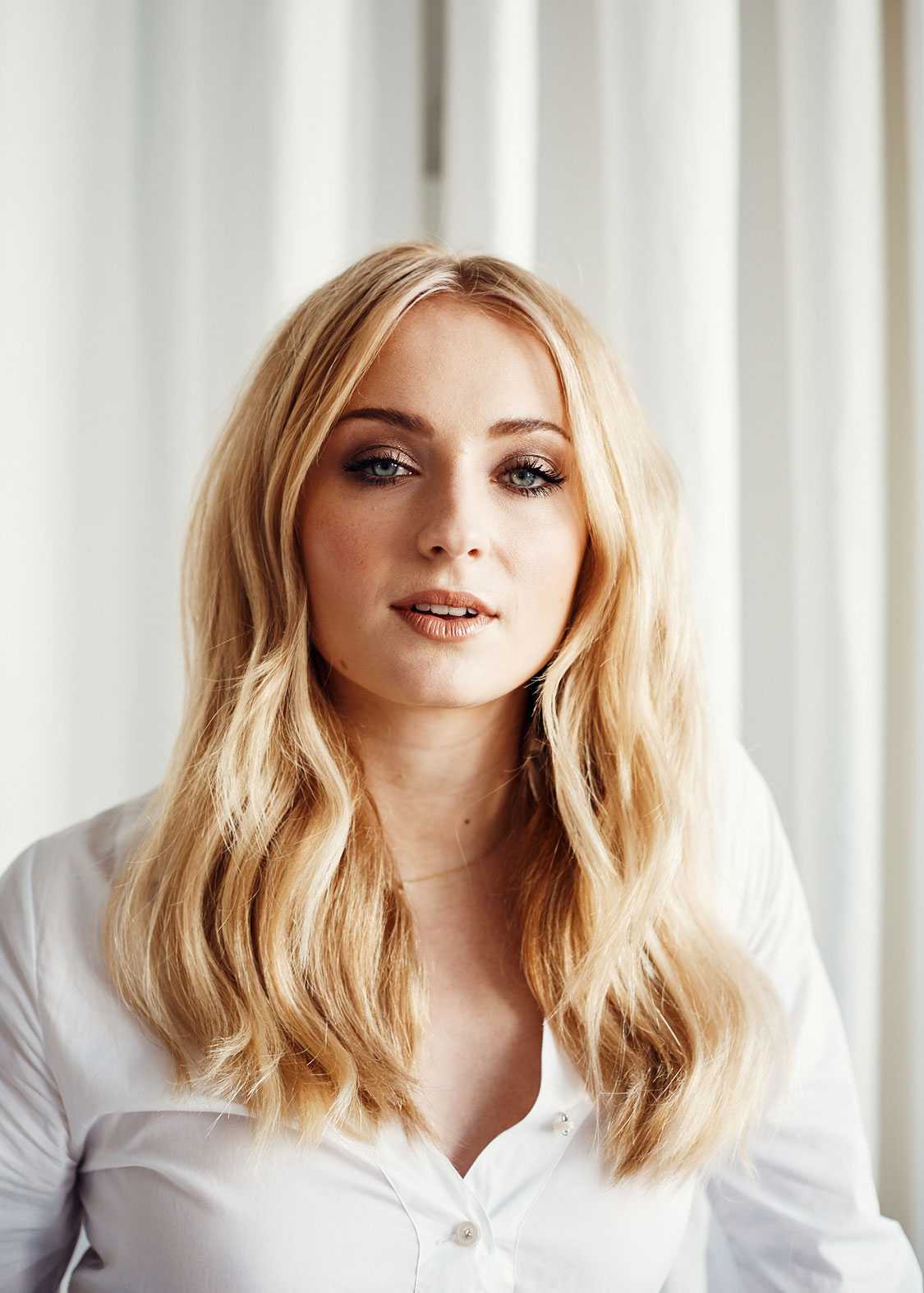 Sophie Turner - Weston Wells Photoshoot for Coveteur