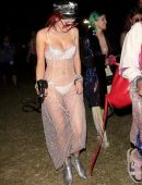 Bella-Thorne-403