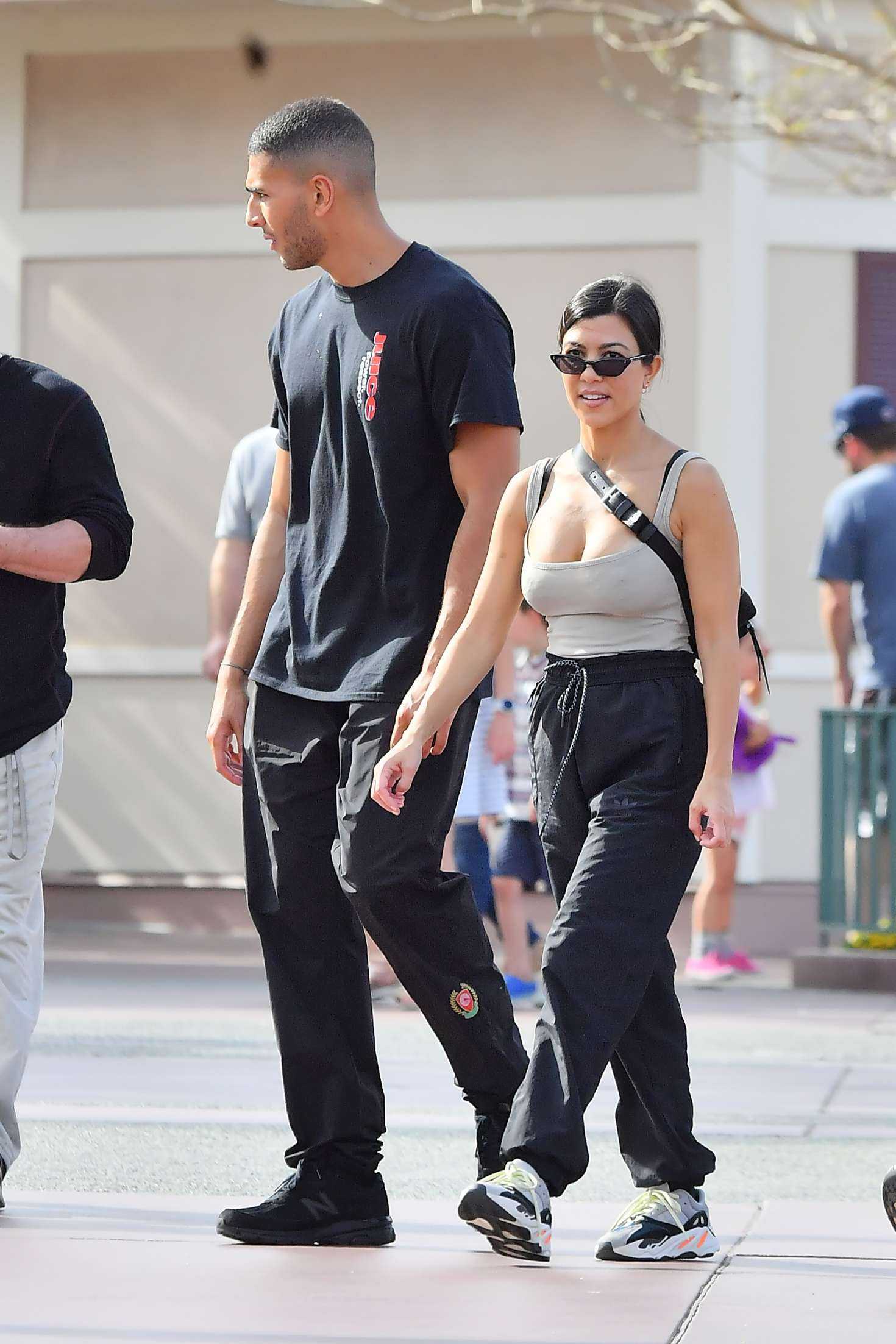 Kourtney-Kardashian-505