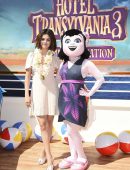 Selena-Gomez-205