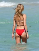 Toni-Garrn-8