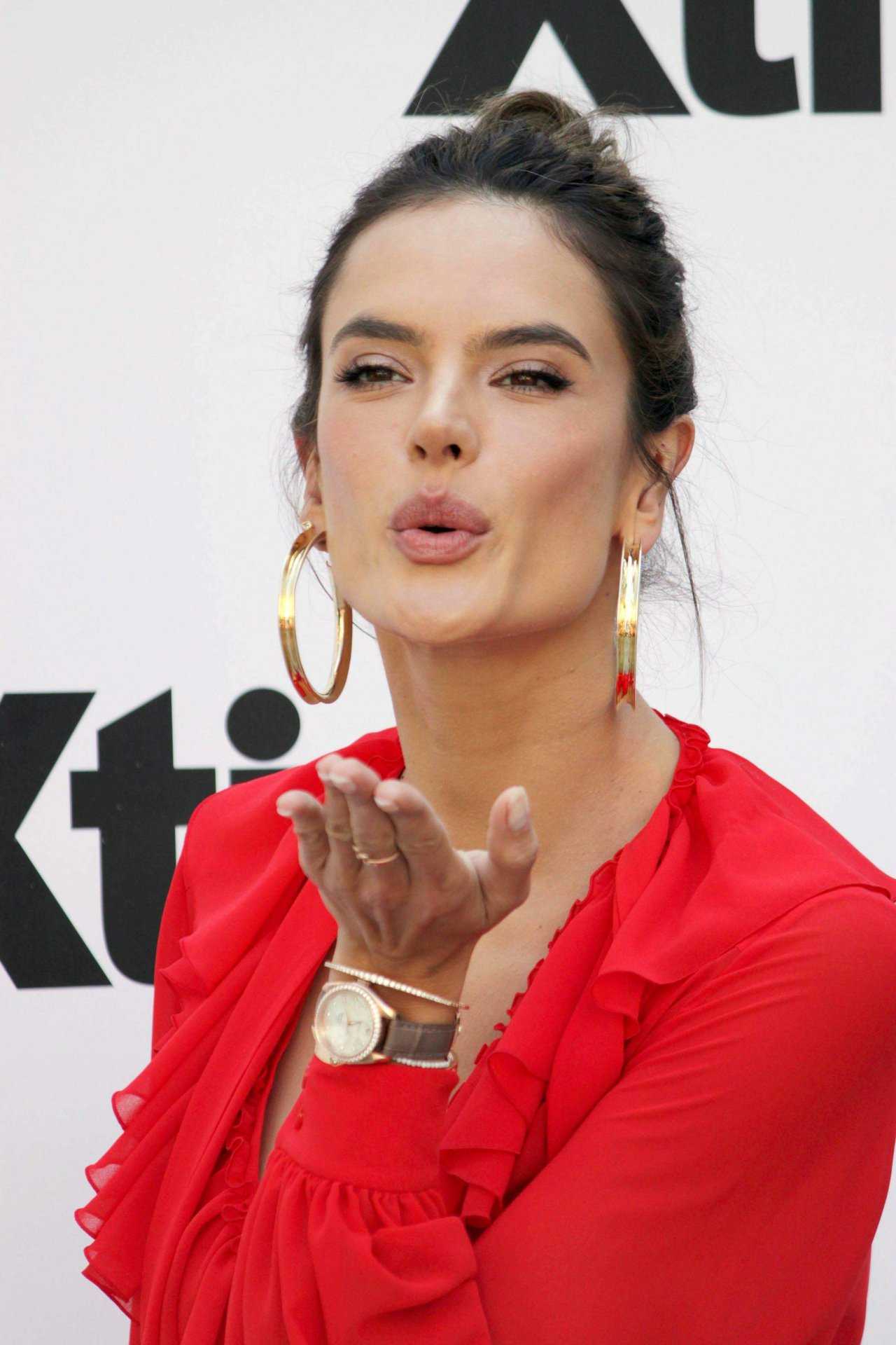 Alessandra-Ambrosio-360