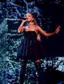 Ariana-Grande-Performing-at-the-Billboard-Music-Awards-22