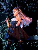 Ariana Grande Performing at the Billboard Music Awards 2018 in Las Vegas