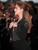 Barbara-Palvin-Leggy-592