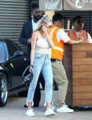 Charlotte-McKinney-Pokies-810