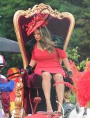 Kelly-Brook-Upskirt-954