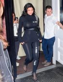 Kylie-Jenner-203