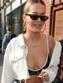 Rita-Ora-Cleavage-584
