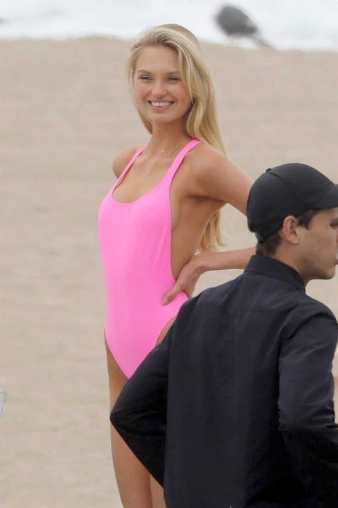 Romee-Strijd-in-Pink-Swimsuit-10