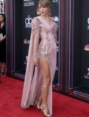 Taylor Swift Upskirt at 2018 Billboard Music Awards in Las Vegas