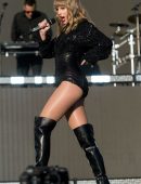 Taylor Swift Leggy at 2018 BBC Radio 1’s Big Weekend in Swansea