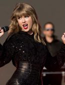 Taylor-Swift-at-2018-BBC-Radio-1’s-Big-Weekend-20