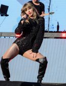 Taylor-Swift-at-2018-BBC-Radio-1’s-Big-Weekend-5